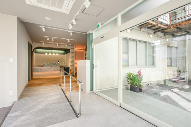 入り口スロープ